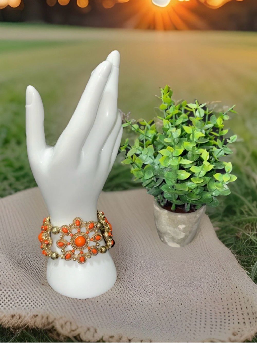 Vtg Style Coral Cabochon Gold Tone Ornate Floral Medallion Stretch Bracelet